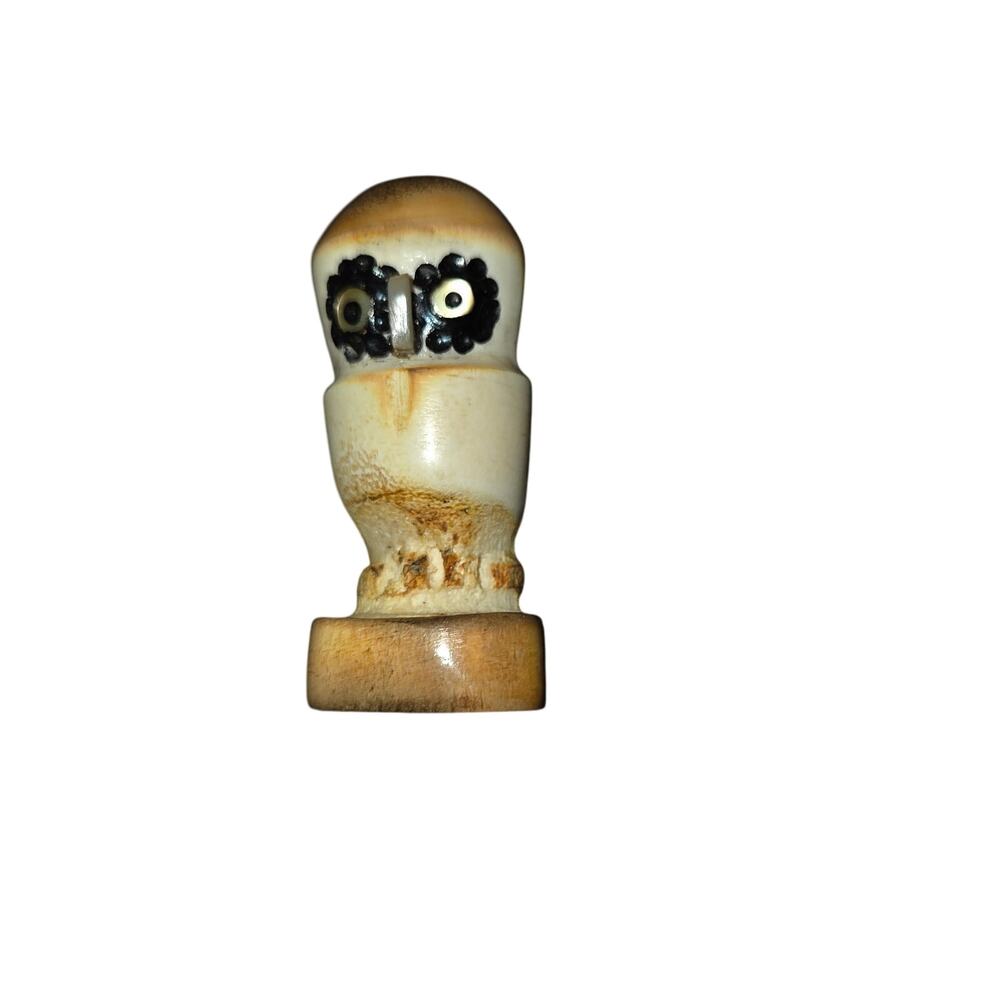 Zuni Owl Fetish shell eyes signed C. Haloo